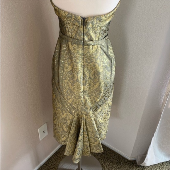 Dress - Picture 3 of 9